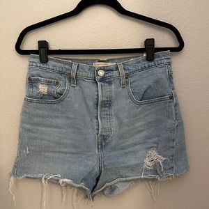 Levi’s Ribcage Shorts
